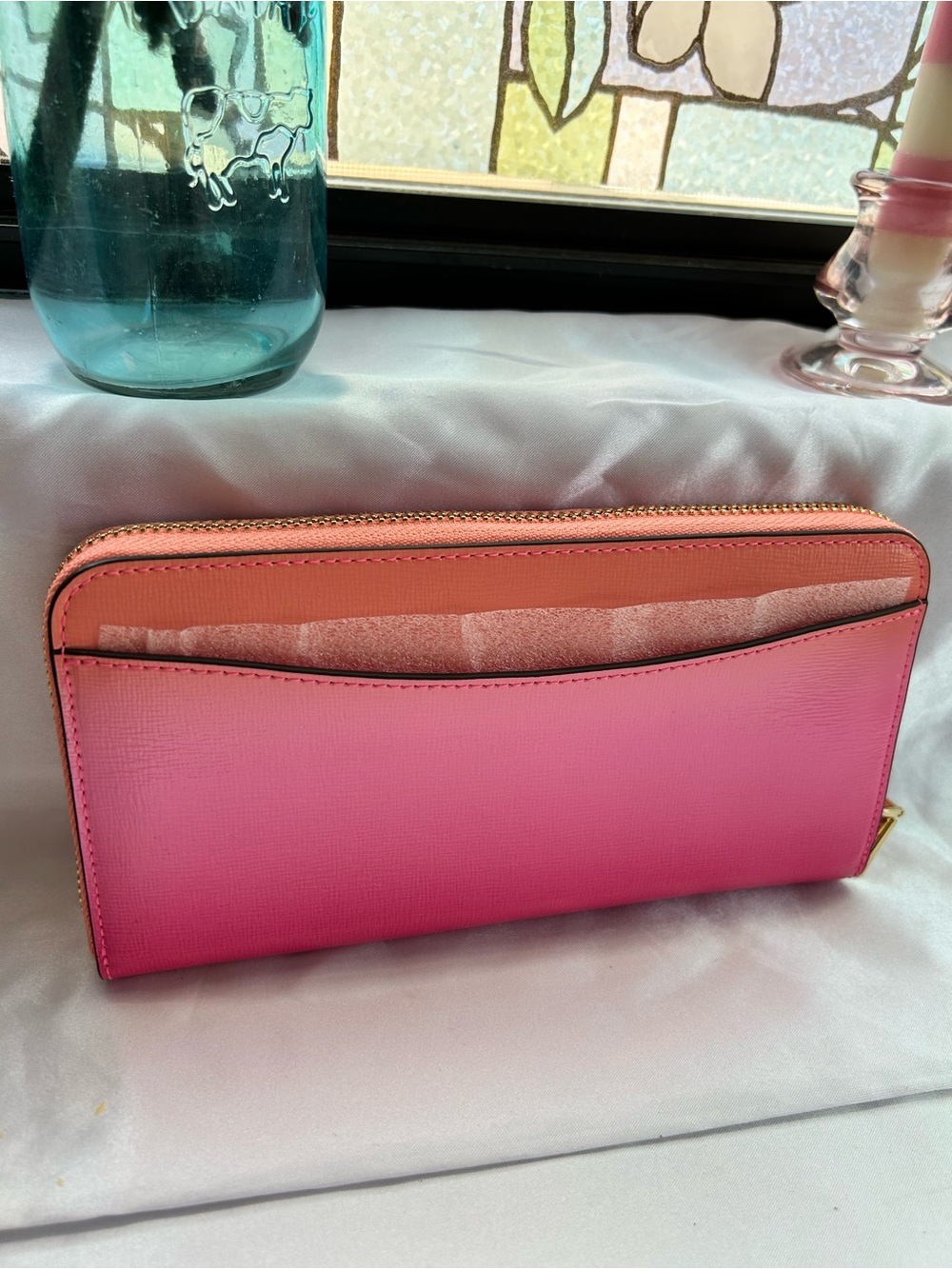Kate Spade New York Morgan Ombre Zip Around Continental Wallet in Melon Ball - Picture 3 of 4
